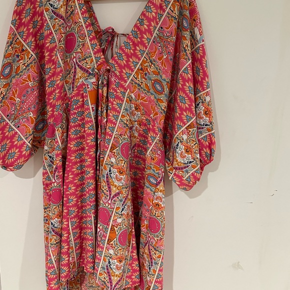 Cupshe beach coverup - Picture 2 of 3